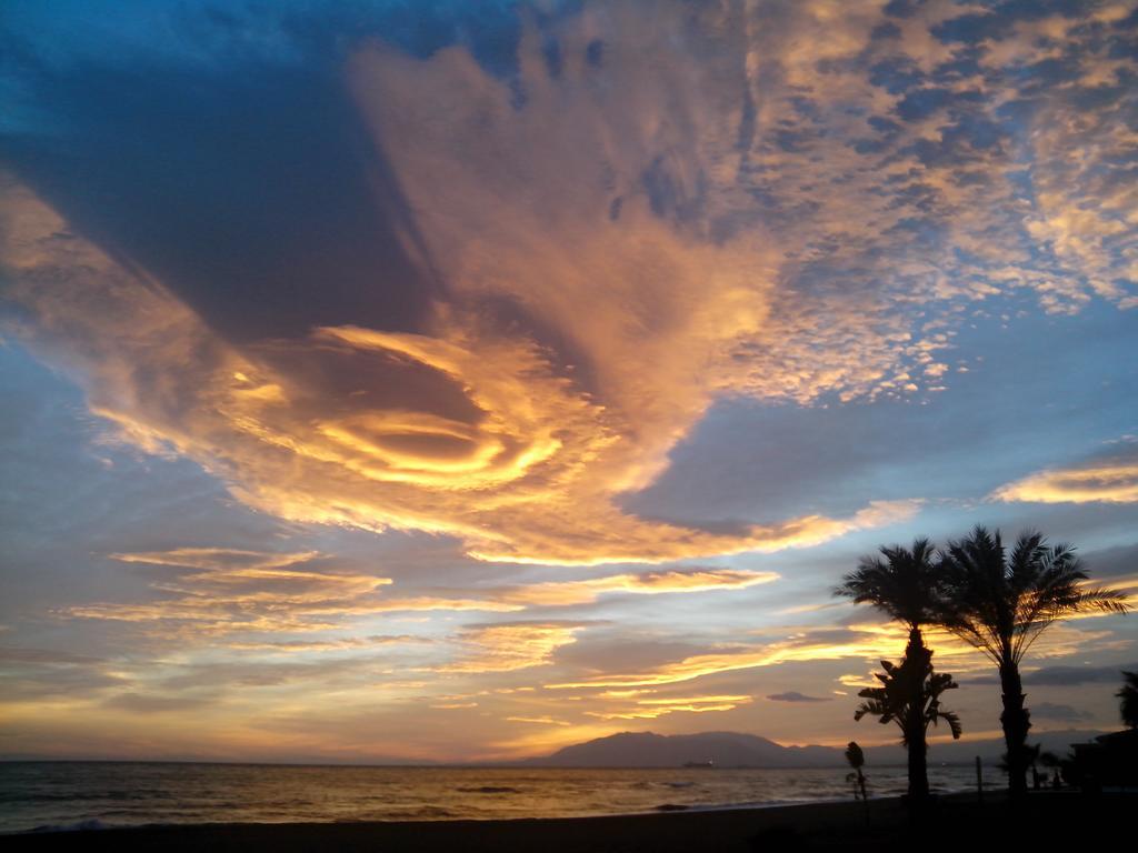 Aunt Antonia Beach House มาลากา ภายนอก รูปภาพ